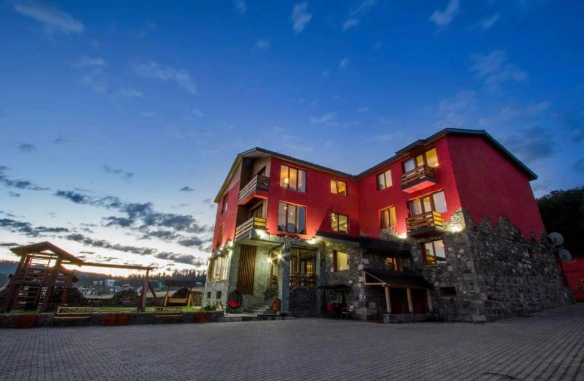 Red House Hotel บาคูเรียนี ภายนอก รูปภาพ
