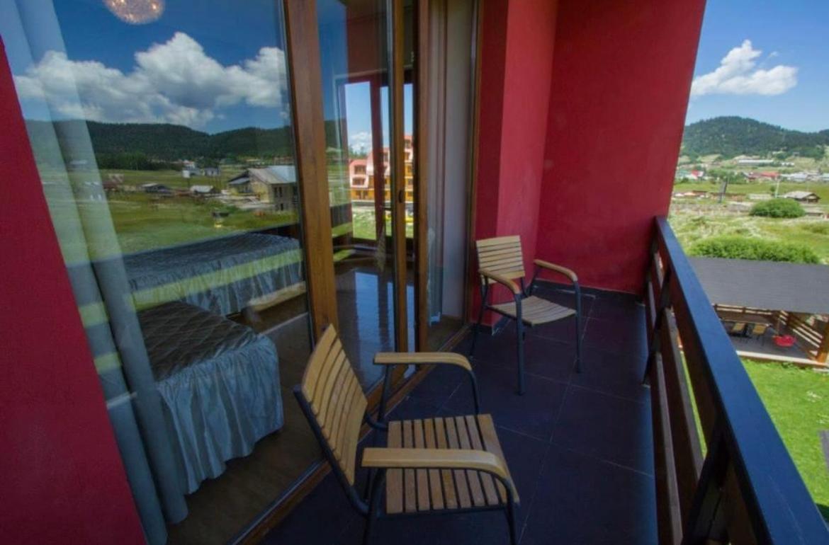 Red House Hotel บาคูเรียนี ภายนอก รูปภาพ