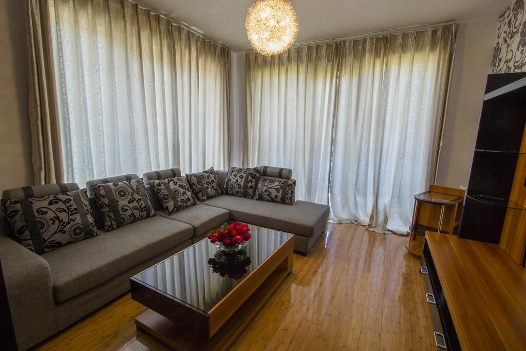 Red House Hotel บาคูเรียนี ภายนอก รูปภาพ
