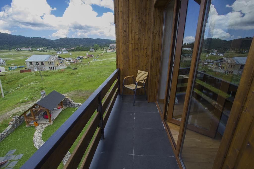 Red House Hotel บาคูเรียนี ภายนอก รูปภาพ