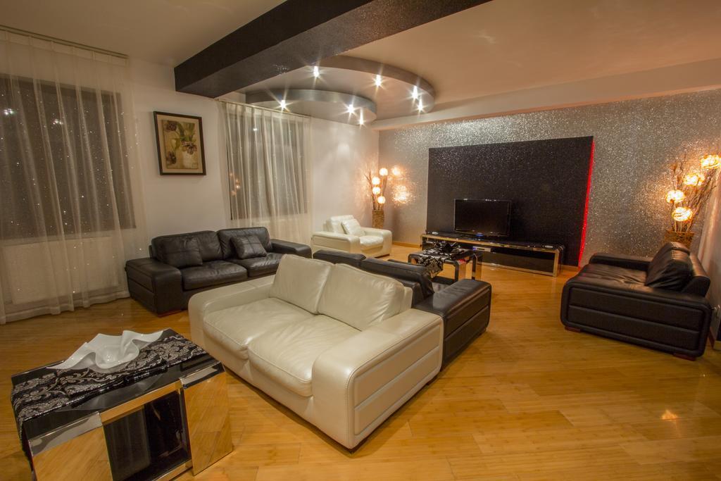 Red House Hotel บาคูเรียนี ภายนอก รูปภาพ